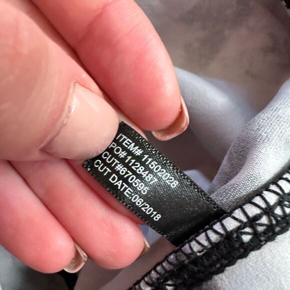 Torrid size 5 5X 28 Performance Core Full Length Active Legging With Side Panels - Picture 4 of 5